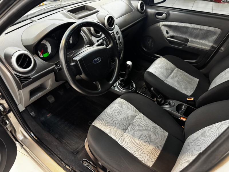 FIESTA 1.6 ROCAM SE PLUS 8V FLEX 4P MANUAL - 2009 - BOM RETIRO DO SUL