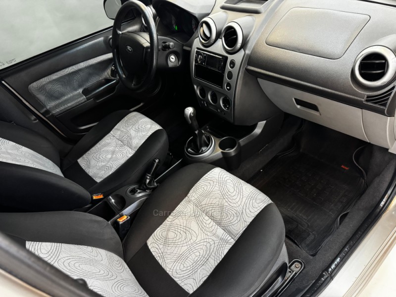 FIESTA 1.6 ROCAM SE PLUS 8V FLEX 4P MANUAL - 2009 - BOM RETIRO DO SUL