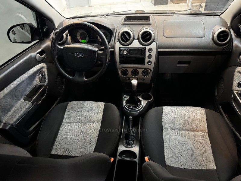 FIESTA 1.6 ROCAM SE PLUS 8V FLEX 4P MANUAL - 2009 - BOM RETIRO DO SUL