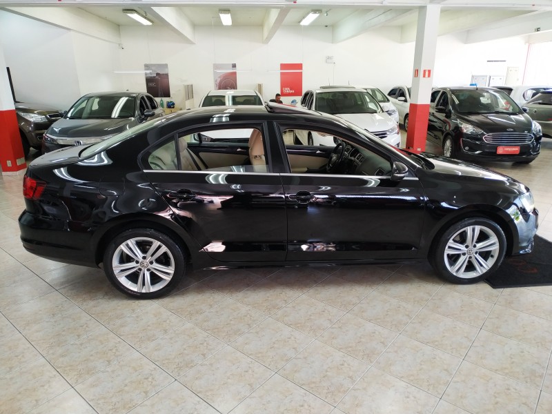 JETTA 2.0 TSI HIGHLINE 211CV GASOLINA 4P DSG - 2017 - CAXIAS DO SUL