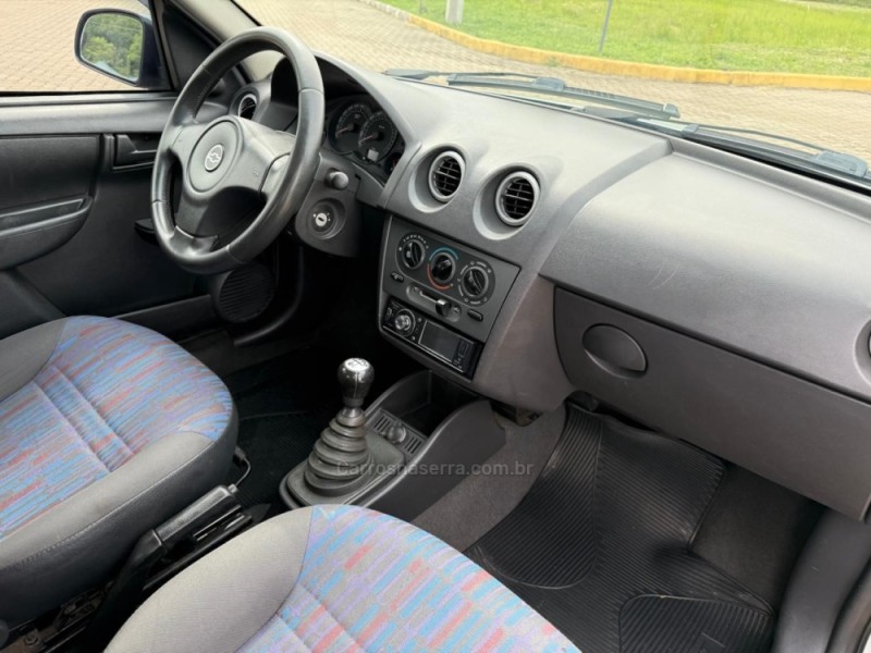 CELTA 1.0 MPFI SPIRIT 8V FLEX 4P MANUAL - 2011 - IVOTI