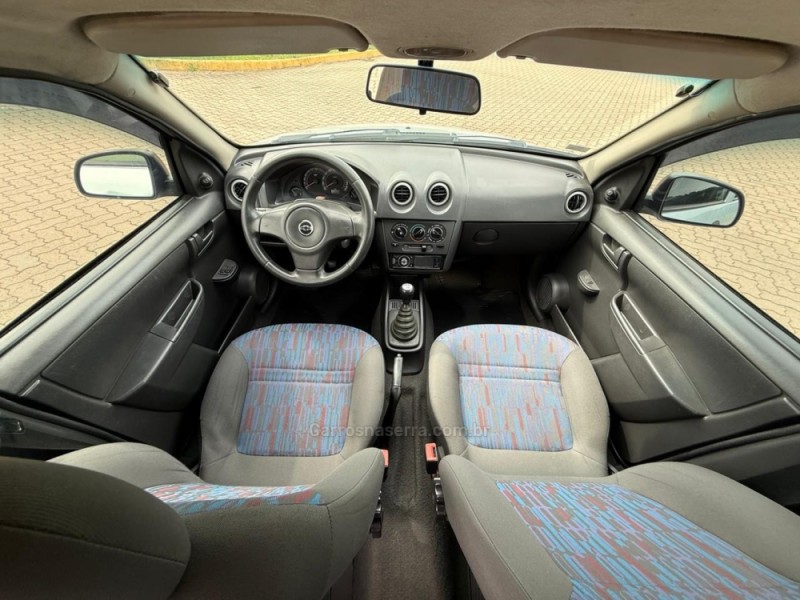 CELTA 1.0 MPFI SPIRIT 8V FLEX 4P MANUAL - 2011 - IVOTI