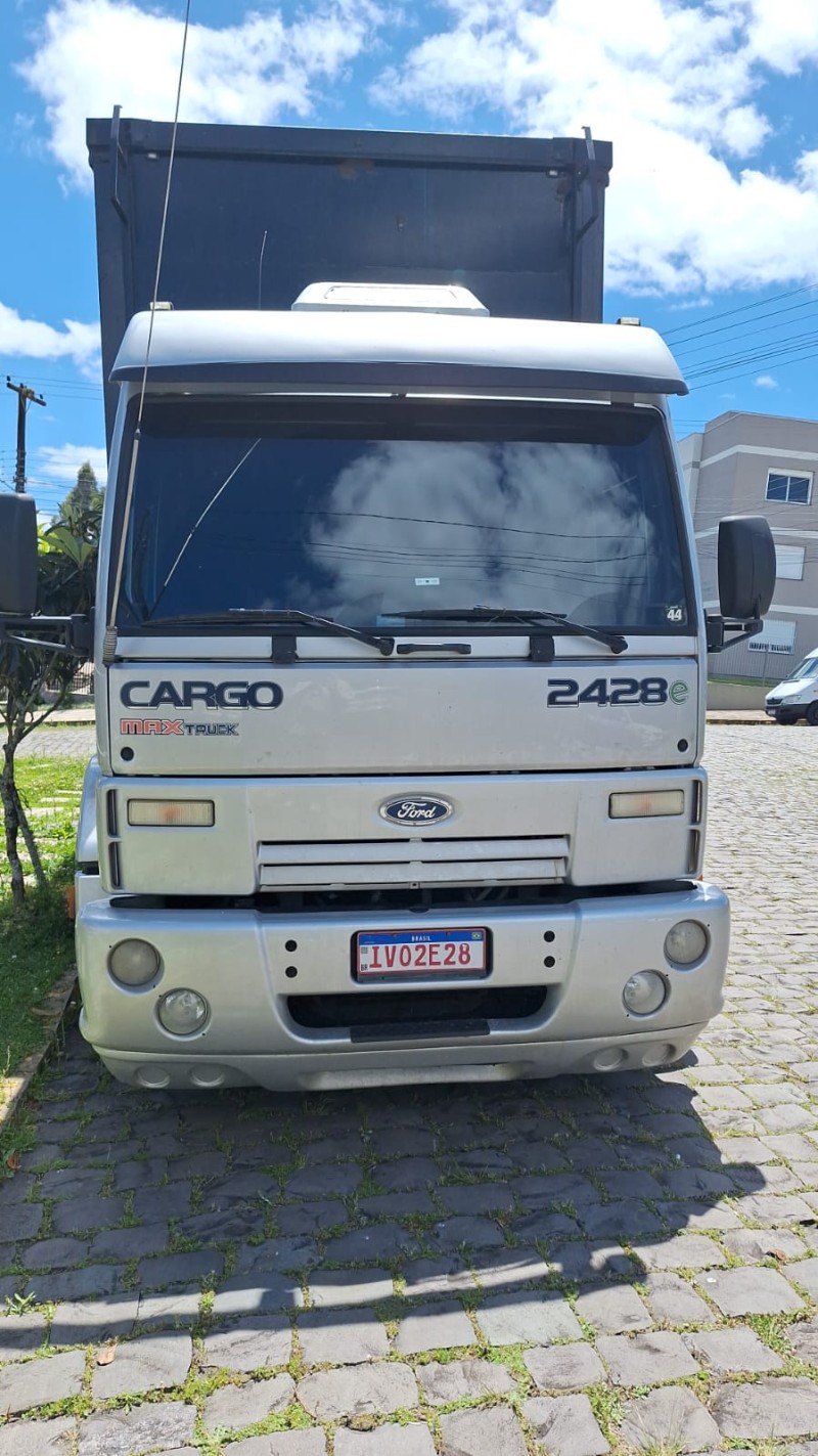 cargo 2428 e t 3 eixos 2009 caxias do sul