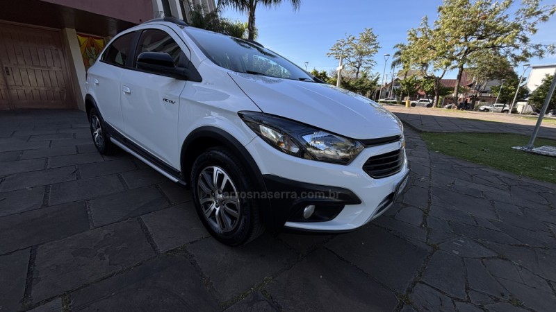 ONIX 1.4 MPFI ACTIV 8V FLEX 4P MANUAL - 2017 - BENTO GONçALVES