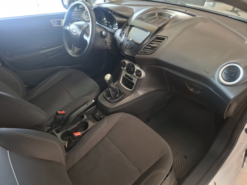 FIESTA 1.6 SE HATCH 16V FLEX 4P MANUAL - 2017 - FARROUPILHA
