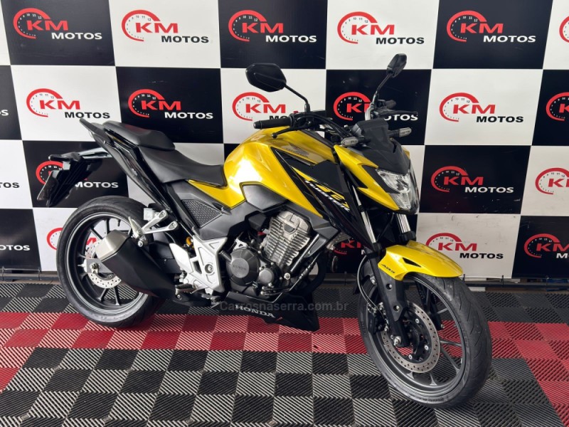 cb 300f twister abs 2023 portao