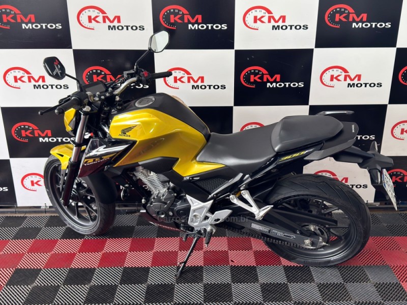 CB 300F TWISTER ABS - 2023 - PORTãO