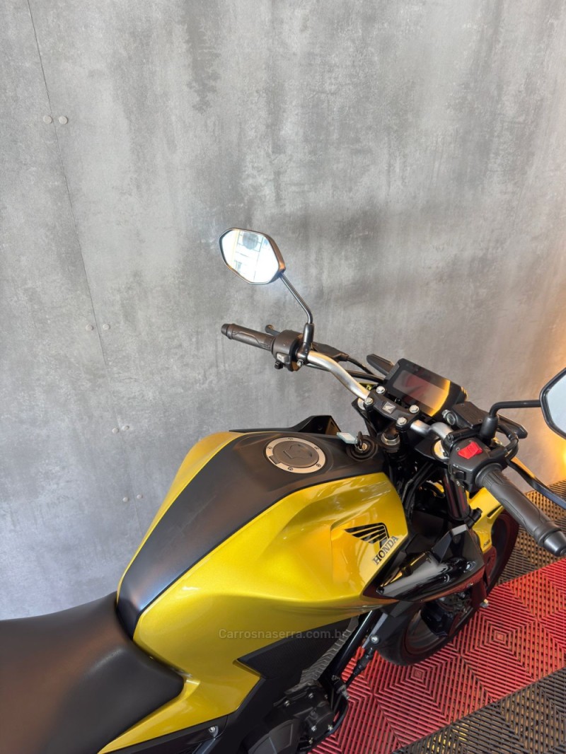 CB 300F TWISTER ABS - 2023 - PORTãO