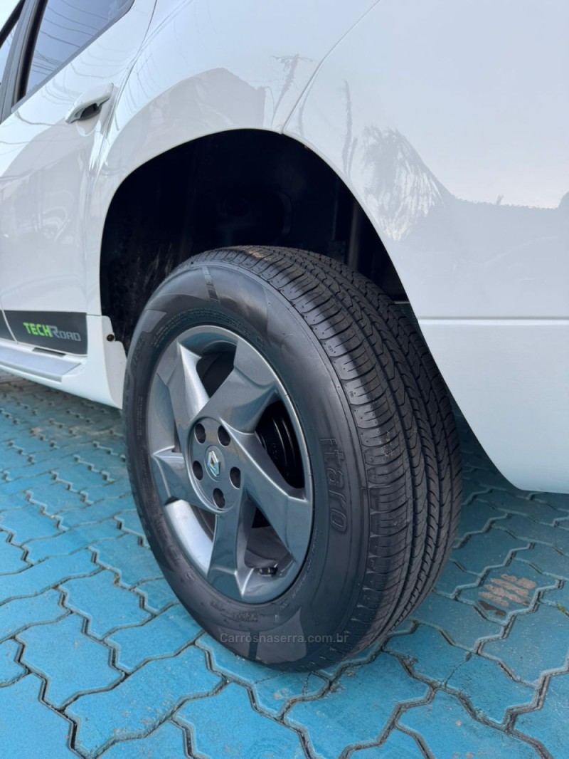 DUSTER 1.6 TECH ROAD 4X2 16V FLEX 4P MANUAL - 2014 - ESTâNCIA VELHA