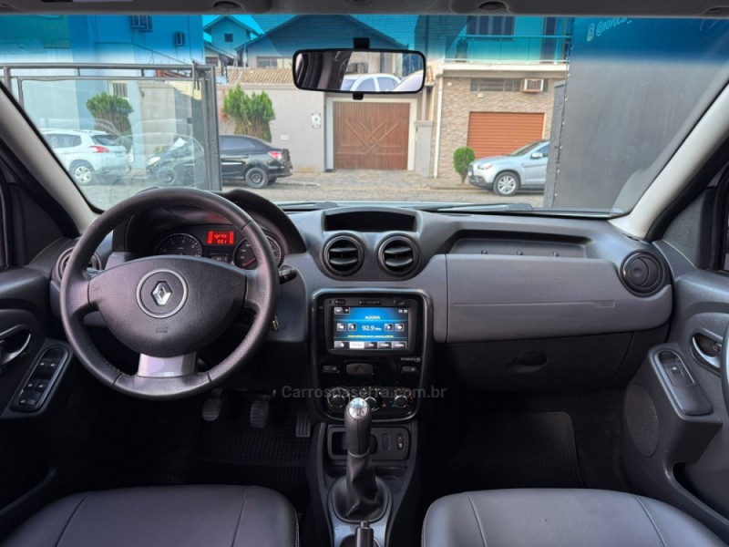 DUSTER 1.6 TECH ROAD 4X2 16V FLEX 4P MANUAL - 2014 - ESTâNCIA VELHA