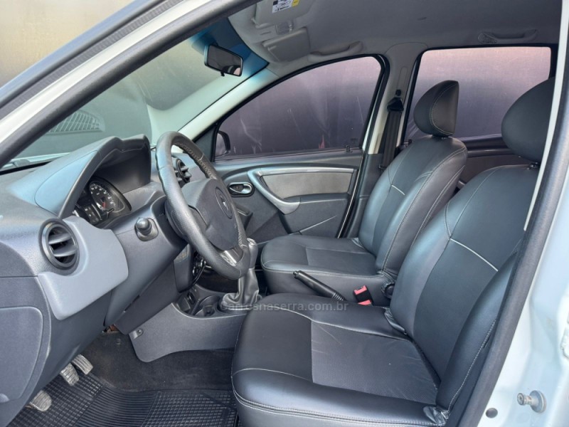 DUSTER 1.6 TECH ROAD 4X2 16V FLEX 4P MANUAL - 2014 - ESTâNCIA VELHA