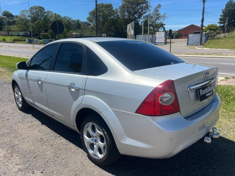 FOCUS 2.0 TITANIUM SEDAN 16V FLEX 4P AUTOMÁTICO - 2012 - FARROUPILHA