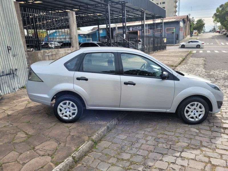 FIESTA 1.6 SE SEDAN 16V FLEX 4P MANUAL - 2011 - CAXIAS DO SUL