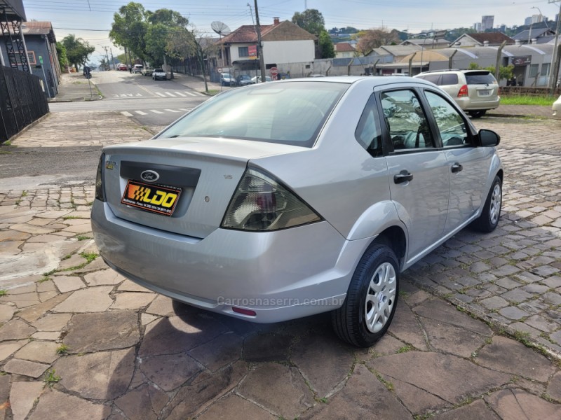 FIESTA 1.6 SE SEDAN 16V FLEX 4P MANUAL - 2011 - CAXIAS DO SUL