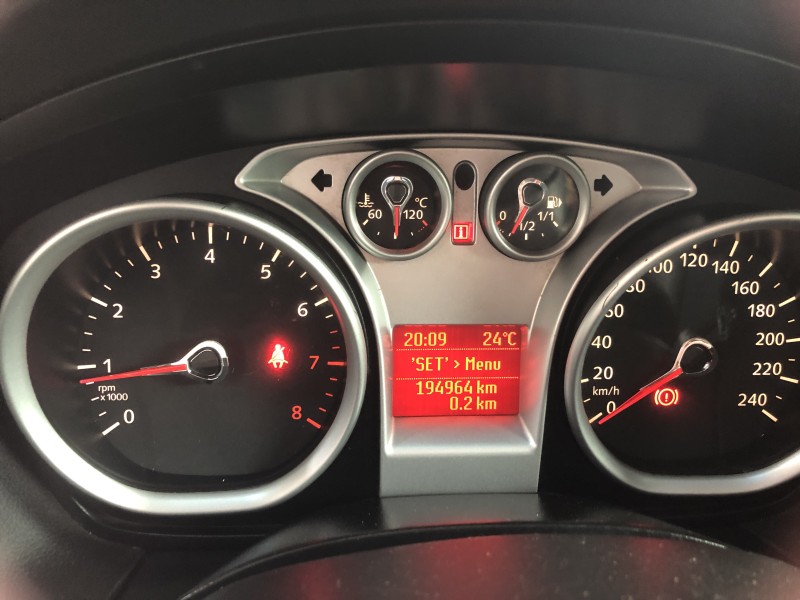 FOCUS 1.6 8V FLEX 4P MANUAL - 2011 - VALE REAL