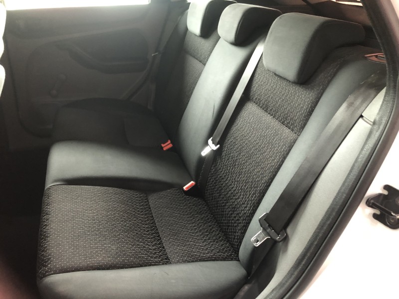 FOCUS 1.6 8V FLEX 4P MANUAL - 2011 - VALE REAL