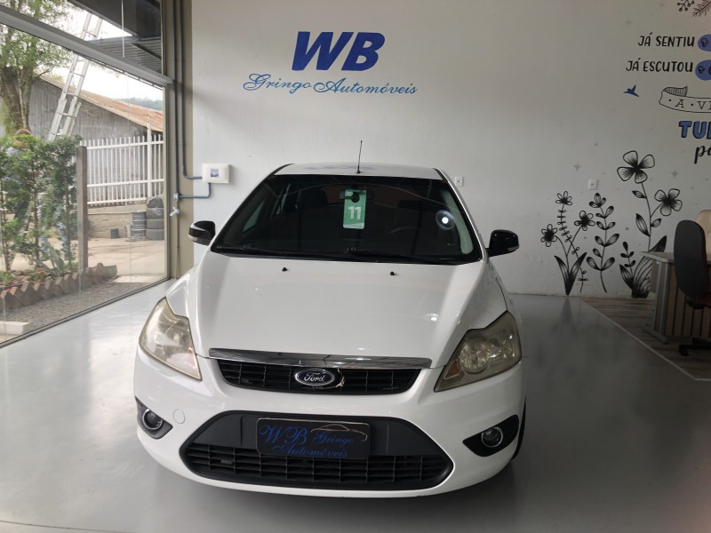 FOCUS 1.6 8V FLEX 4P MANUAL - 2011 - VALE REAL