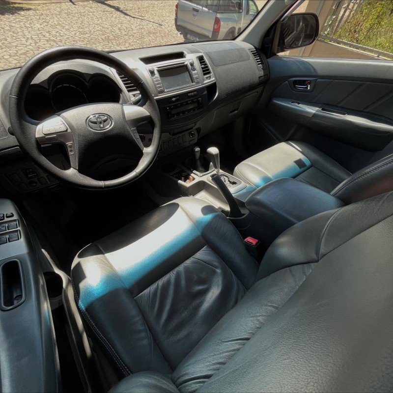 HILUX 3.0 SRV 4X4 CD 16V TURBO INTERCOOLER DIESEL 4P AUTOMÁTICO - 2013 - NOVA PETRóPOLIS