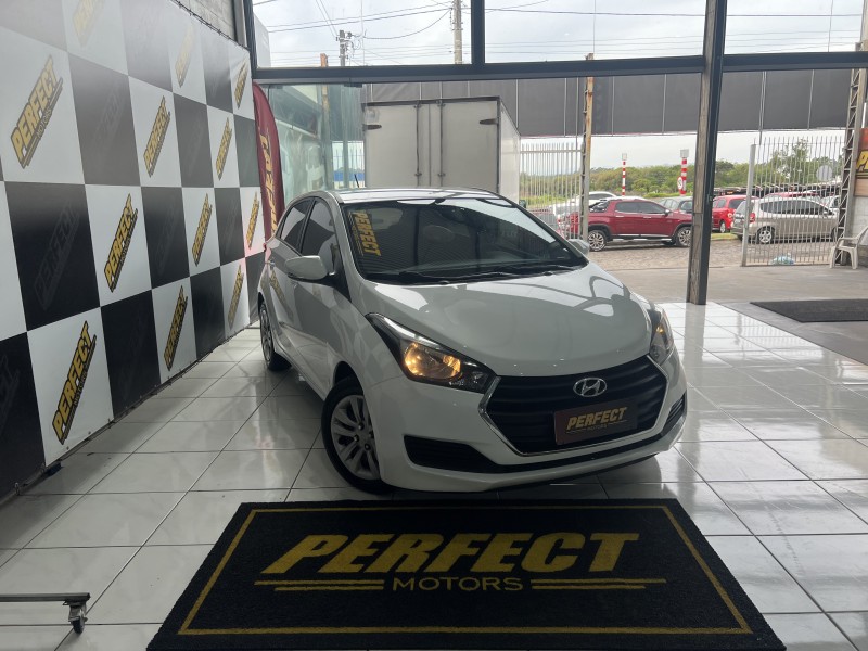 HB20 1.6 COMFORT 16V FLEX 4P MANUAL - 2016 - PORTãO
