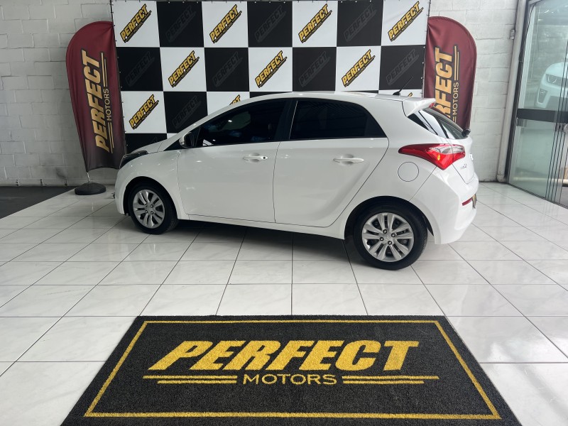 HB20 1.6 COMFORT 16V FLEX 4P MANUAL - 2016 - PORTãO