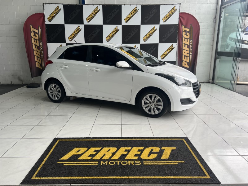 HB20 1.6 COMFORT 16V FLEX 4P MANUAL - 2016 - PORTãO