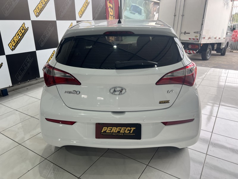 HB20 1.6 COMFORT 16V FLEX 4P MANUAL - 2016 - PORTãO