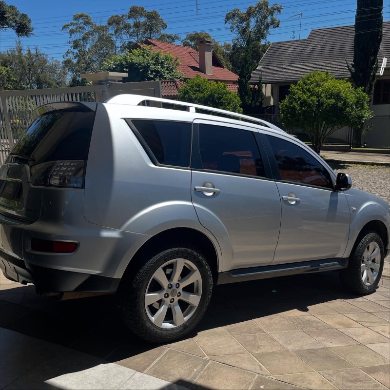 OUTLANDER 3.0 GT 4X4 V6 24V GASOLINA 4P AUTOMÁTICO - 2010 - NOVA PETRóPOLIS