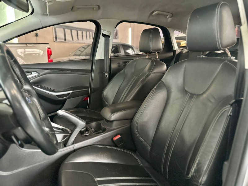 FOCUS 2.0 TITANIUM PLUS 16V FLEX 4P AUTOMÁTICO - 2014 - CAXIAS DO SUL