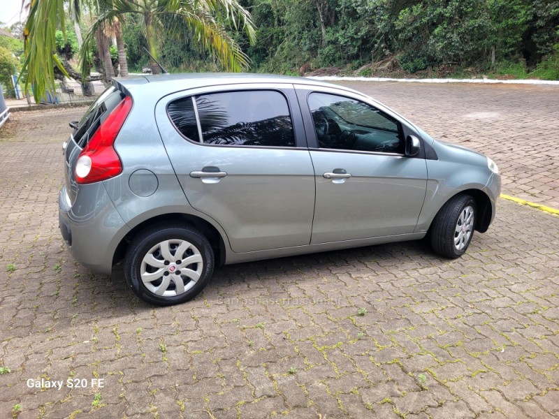 PALIO 1.4 MPI ATTRACTIVE 8V FLEX 4P MANUAL - 2013 - NOVA PRATA