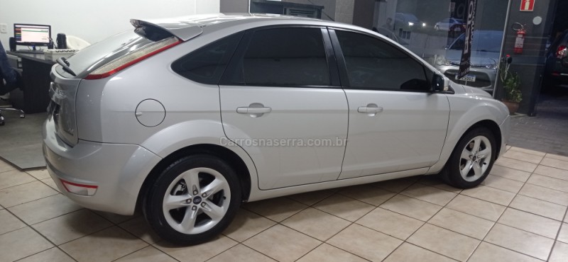 FOCUS 2.0 SE PLUS 16V FLEX 4P AUTOMÁTICO - 2012 - CAXIAS DO SUL