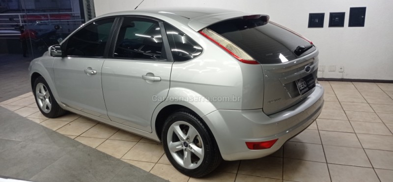 FOCUS 2.0 SE PLUS 16V FLEX 4P AUTOMÁTICO - 2012 - CAXIAS DO SUL