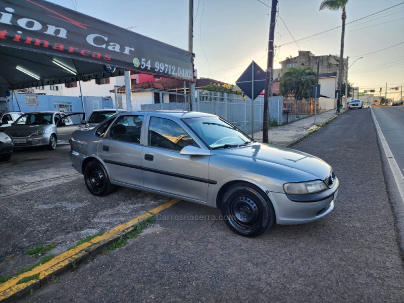 VECTRA 2.0 MPFI GLS 8V GASOLINA 4P MANUAL - 1997 - VACARIA