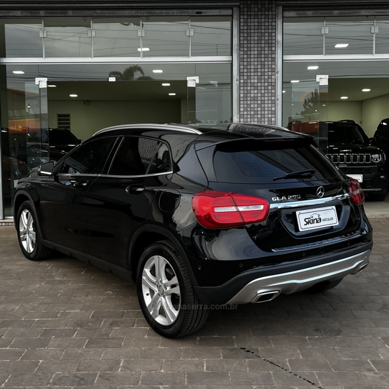 GLA 200 1.6 CGI ADVANCE 16V TURBO FLEX 4P AUTOMÁTICO - 2017 - VACARIA