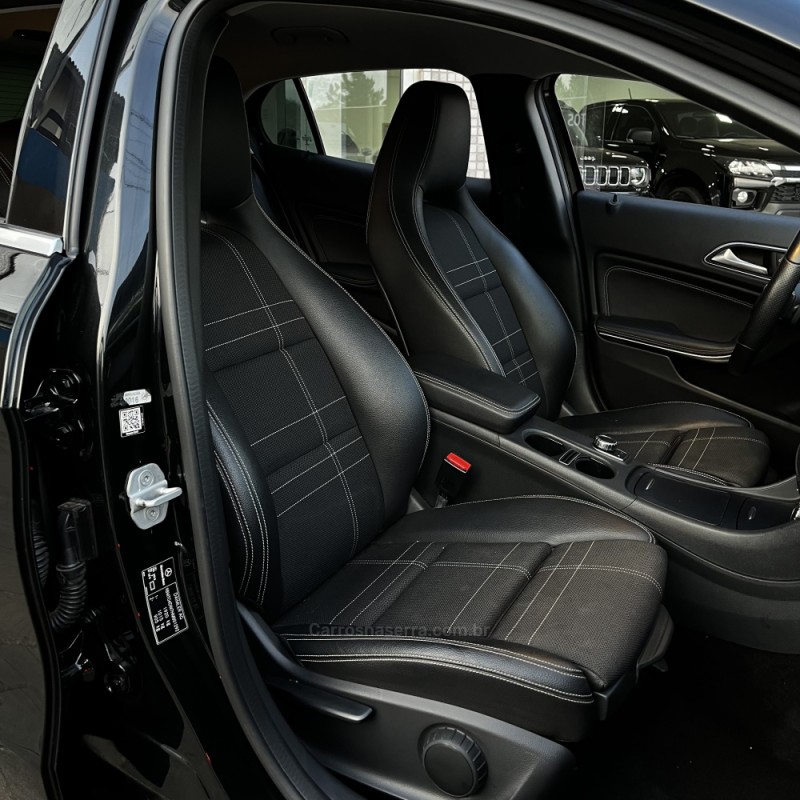 GLA 200 1.6 CGI ADVANCE 16V TURBO FLEX 4P AUTOMÁTICO - 2017 - VACARIA