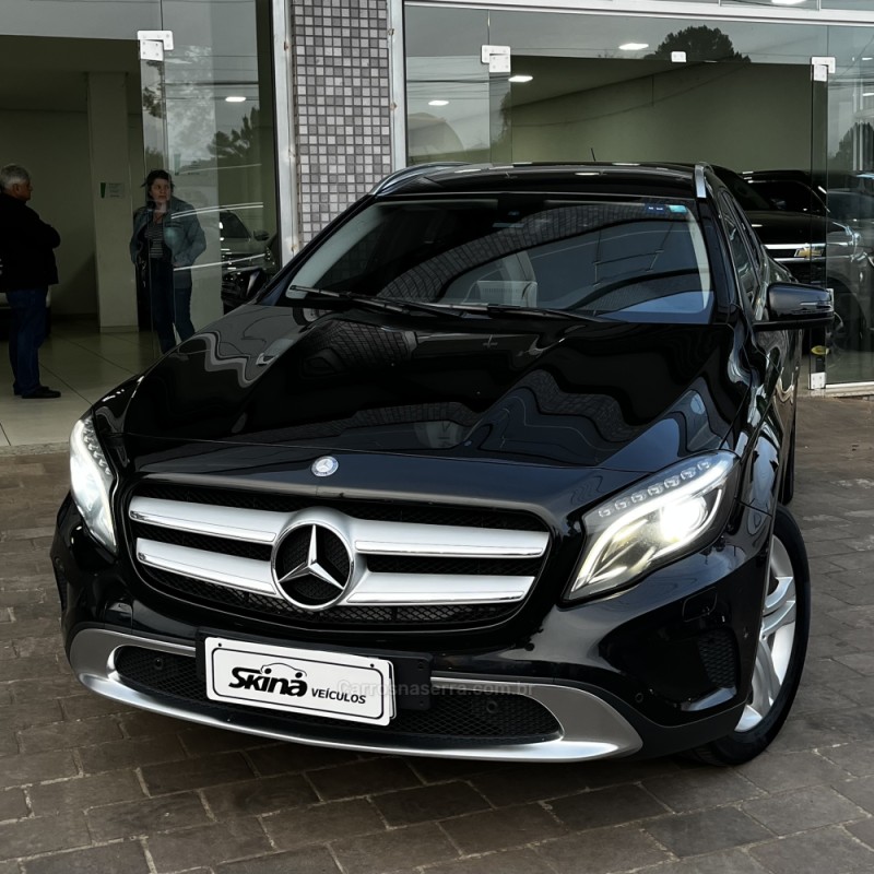 GLA 200 1.6 CGI ADVANCE 16V TURBO FLEX 4P AUTOMÁTICO - 2017 - VACARIA