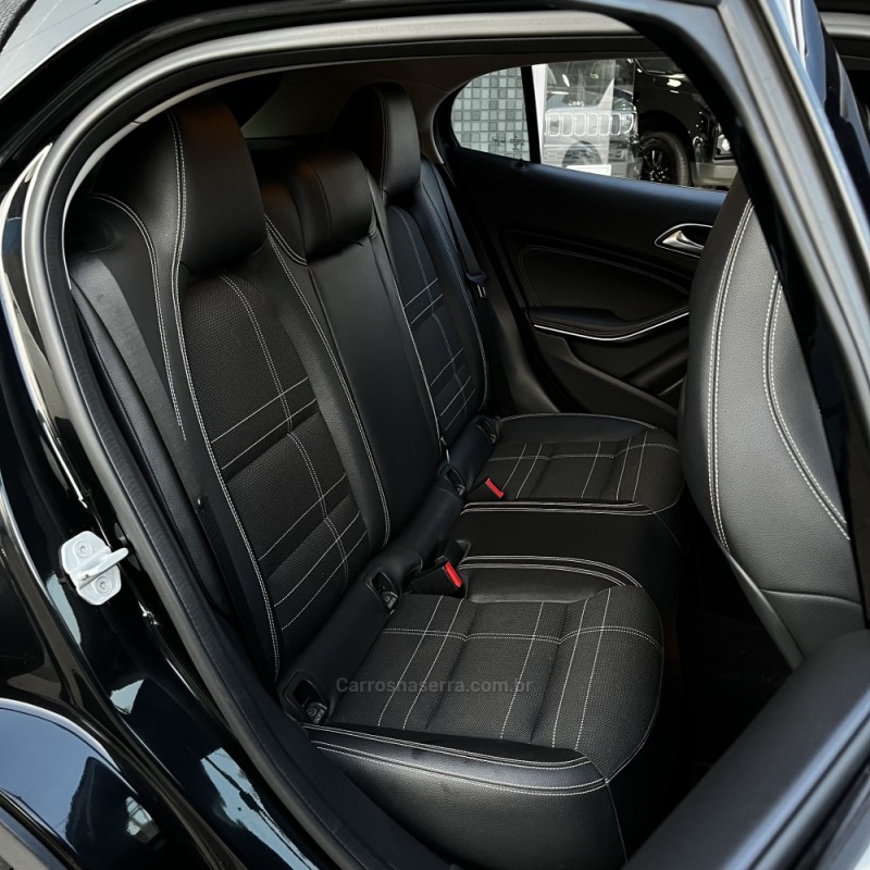 GLA 200 1.6 CGI ADVANCE 16V TURBO FLEX 4P AUTOMÁTICO - 2017 - VACARIA