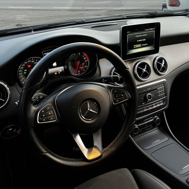 GLA 200 1.6 CGI ADVANCE 16V TURBO FLEX 4P AUTOMÁTICO - 2017 - VACARIA