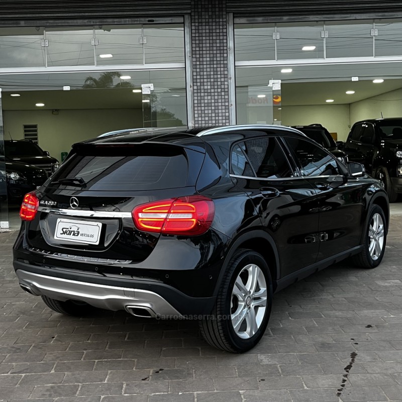 GLA 200 1.6 CGI ADVANCE 16V TURBO FLEX 4P AUTOMÁTICO - 2017 - VACARIA