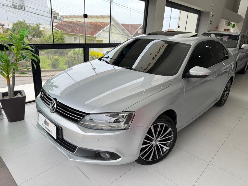 jetta 2.0 tsi highline 211cv gasolina 4p dsg 2014 caxias do sul