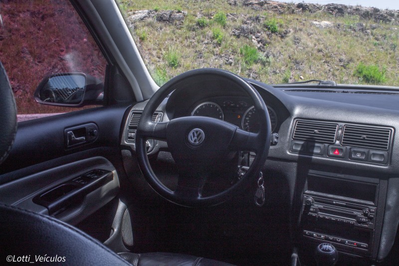 GOLF 1.6 MI SPORTLINE 8V FLEX 4P MANUAL - 2008 - FARROUPILHA