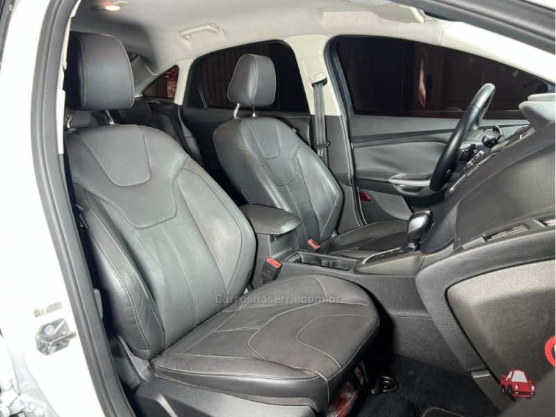 FOCUS 2.0 SE SEDAN 16V FLEX 4P AUTOMÁTICO - 2016 - CAXIAS DO SUL
