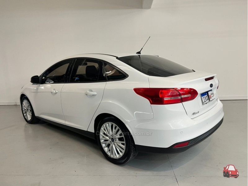 FOCUS 2.0 SE SEDAN 16V FLEX 4P AUTOMÁTICO - 2016 - CAXIAS DO SUL