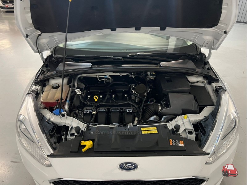 FOCUS 2.0 SE SEDAN 16V FLEX 4P AUTOMÁTICO - 2016 - CAXIAS DO SUL