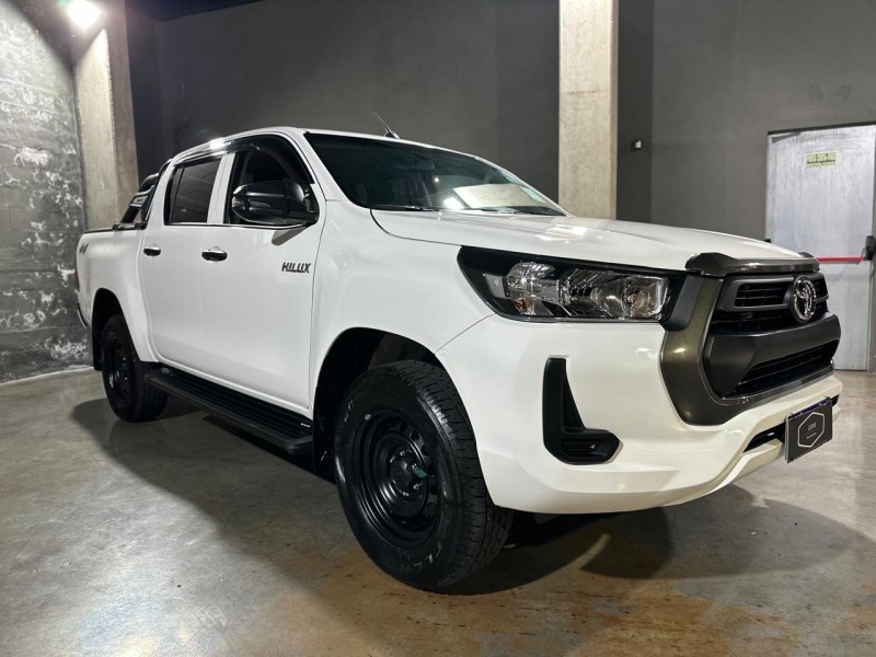 HILUX 2.8 4X4 CD 8V DIESEL 4P MANUAL - 2024 - CAXIAS DO SUL