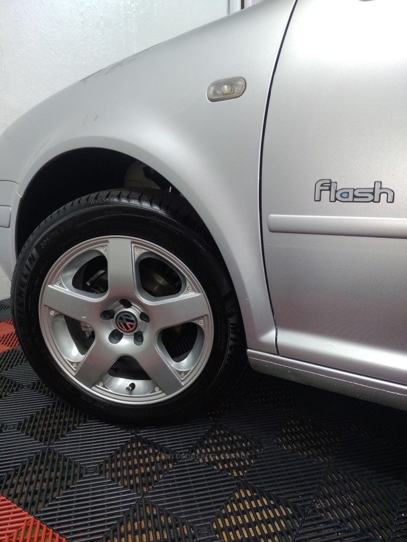 GOLF 1.6 MI PLUS 8V GASOLINA 4P MANUAL - 2006 - CAXIAS DO SUL