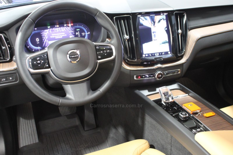 XC60 2.0 T8 ULTIMATE AWD HIBRIDO 4P AUTOMÁTICO - 2023 - CAXIAS DO SUL