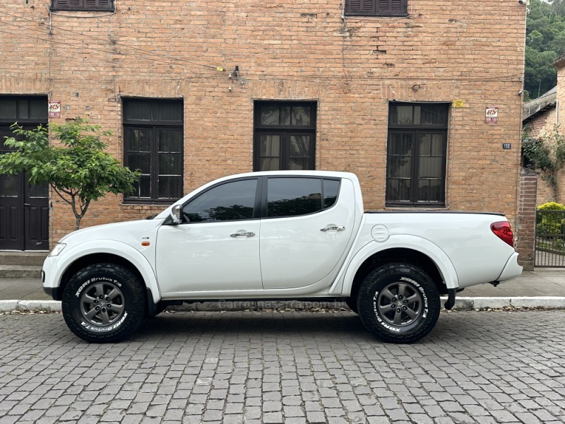 L200 TRITON 3.2 HPE 4X4 CD 16V TURBO INTERCOOLER DIESEL 4P AUTOMÁTICO - 2013 - CAXIAS DO SUL