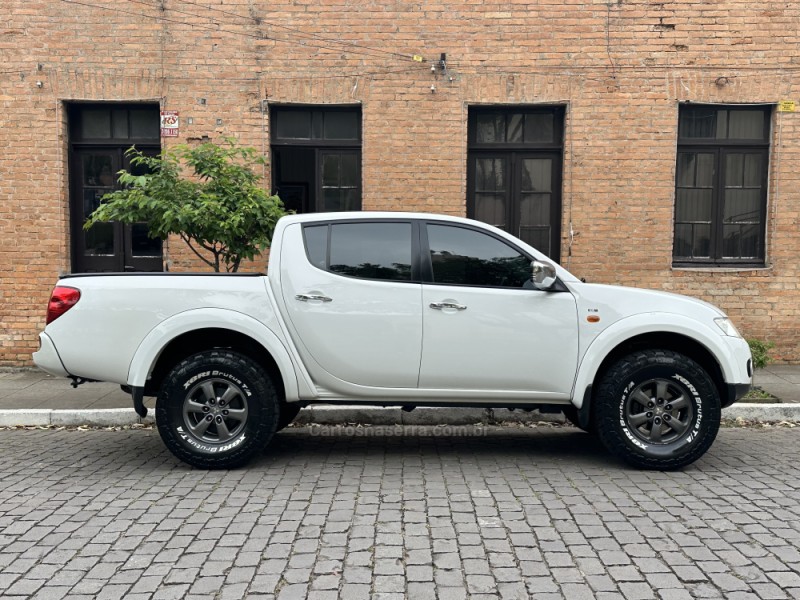 L200 TRITON 3.2 HPE 4X4 CD 16V TURBO INTERCOOLER DIESEL 4P AUTOMÁTICO - 2013 - CAXIAS DO SUL