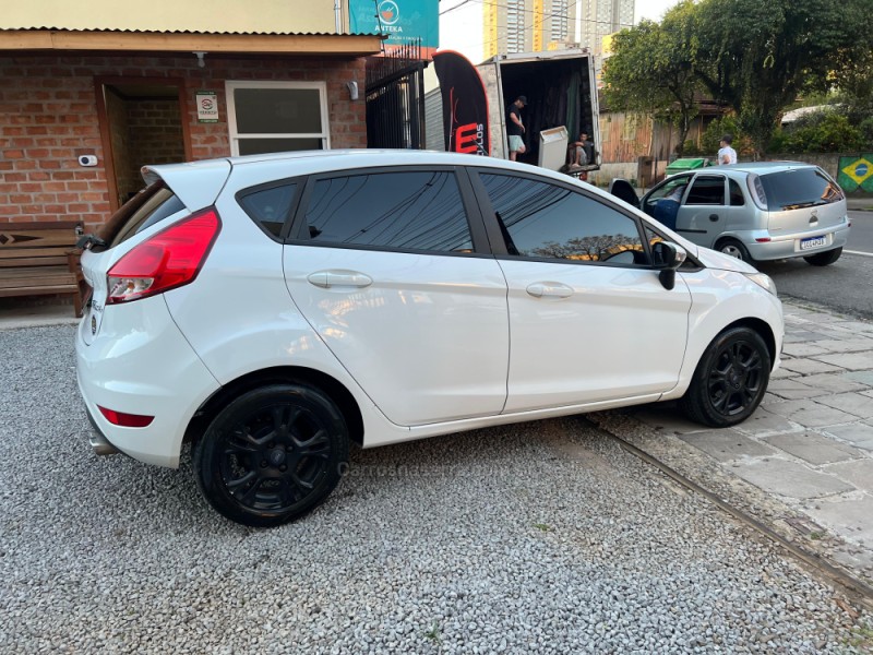 FIESTA 1.6 SE HATCH 16V FLEX 4P AUTOMÁTICO - 2014 - CAXIAS DO SUL