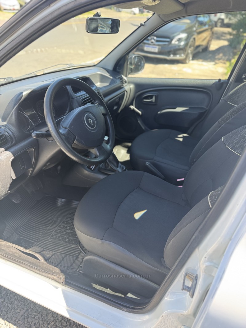 CLIO 1.0 AUTHENTIQUE 16V FLEX 4P MANUAL - 2014 - NOVO HAMBURGO